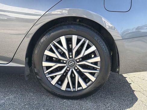 Certified 2025 Nissan Altima 2.5 SV image 30