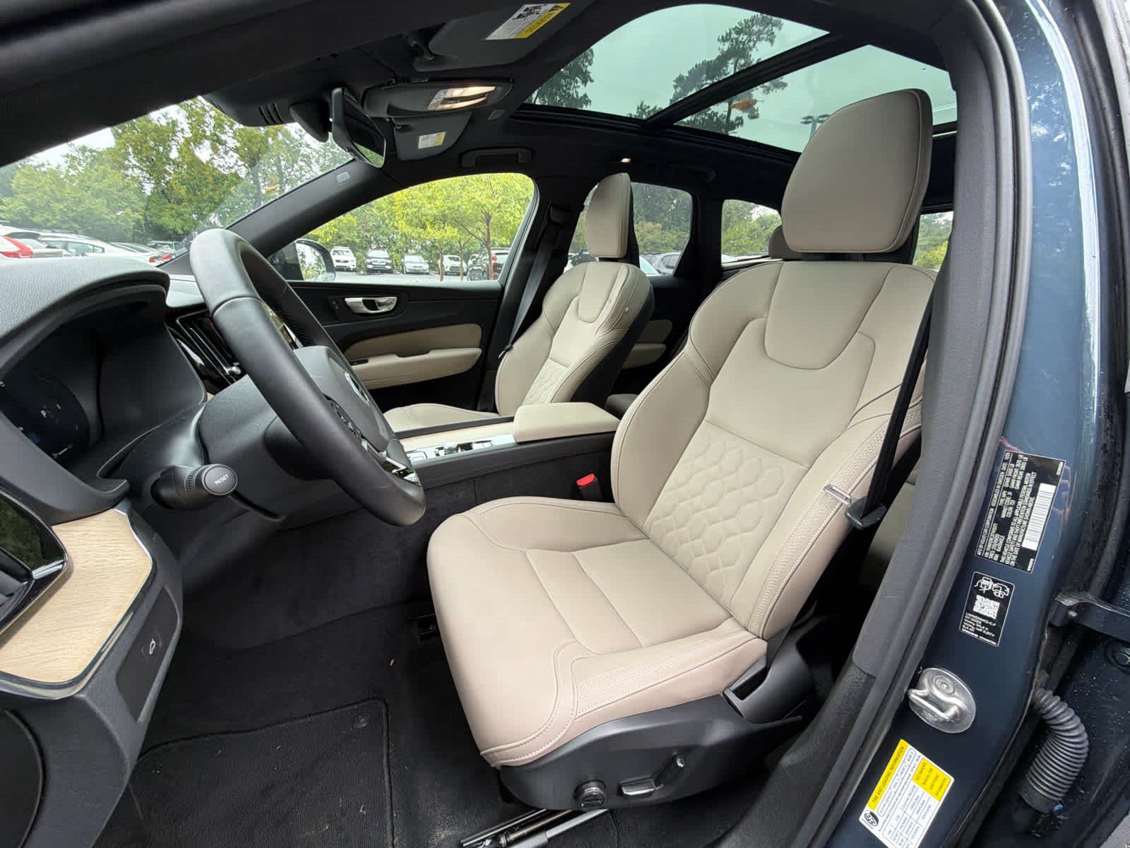 Used 2026 Volvo XC60 B5 Plus AWD/4WD image 26