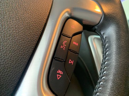 Used 2016 GMC Acadia SLT w/ Open Road Package FWD image 10