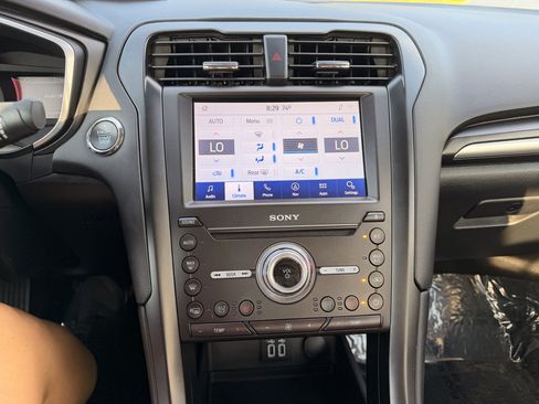 Used 2020 Ford Fusion Titanium AWD/4WD image 11