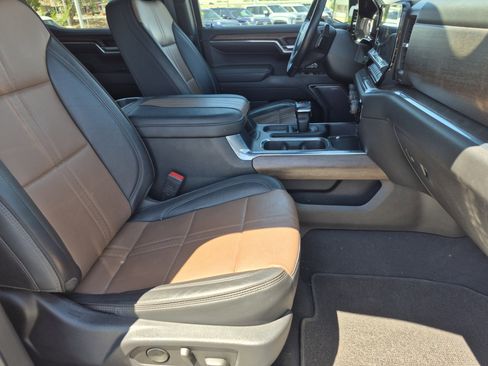 Used 2023 Chevrolet Silverado 1500 High Country w/ Technology Package AWD/4WD image 37