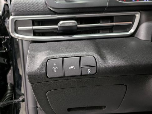 Used 2022 Hyundai Elantra SEL FWD image 21