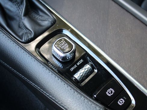 Used 2019 Volvo V90 T6 Cross Country w/ Advanced Package image 30