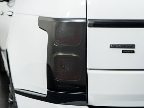 Used 2020 Land Rover Range Rover Long Wheelbase Autobiography image 12