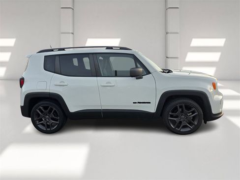 Used 2021 Jeep Renegade Latitude image 3