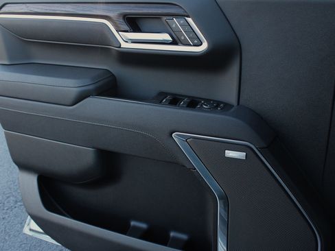 New 2026 GMC Sierra 1500 SLT w/ SLT Premium Package image 17