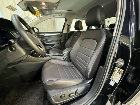 Used 2024 Volkswagen Jetta SE FWD image 22