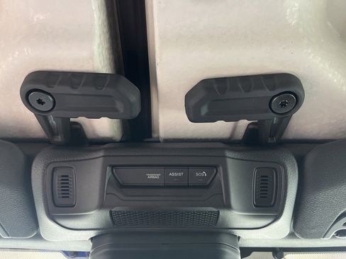 New 2025 Jeep Gladiator Mojave w/ Convenience Group image 21