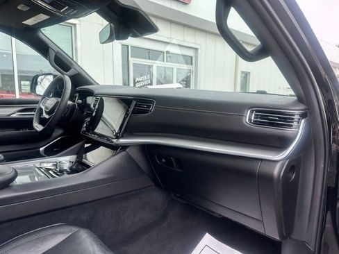 Used 2022 Jeep Wagoneer Series III image 13