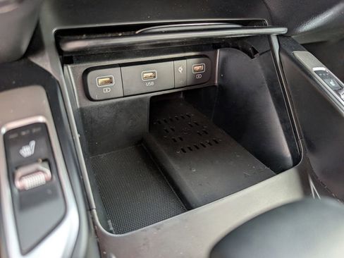 Certified 2023 Kia Sorento S w/ Panoramic Sunroof Package image 31