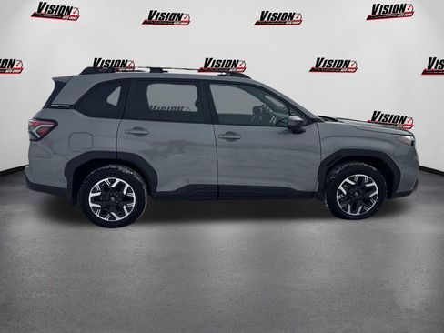 Used 2025 Subaru Forester Premium AWD/4WD image 4