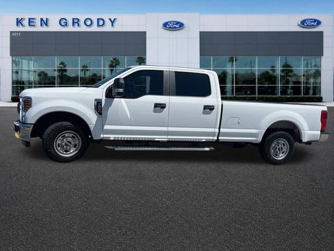Used 2019 Ford F250 XL w/ Power Equipment Group RWD image 3