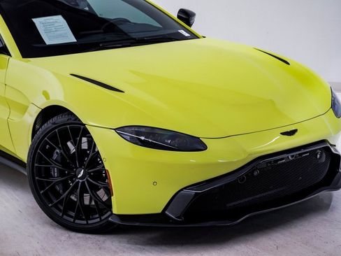 Used 2023 Aston Martin V8 Vantage Coupe image 4