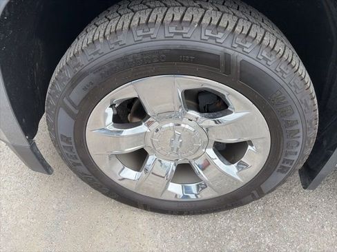 Used 2020 Chevrolet Suburban Premier AWD/4WD image 9