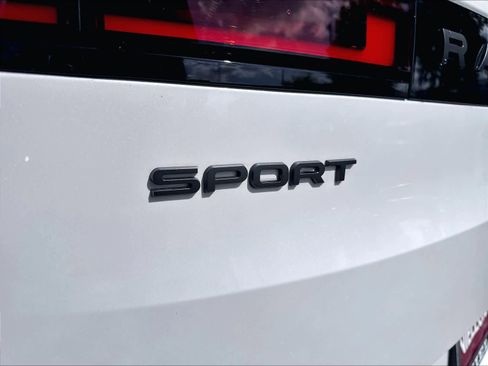 Used 2024 Land Rover Range Rover Sport Dynamic SE AWD/4WD image 11