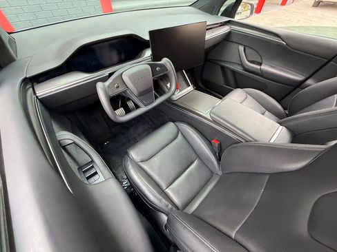 Used 2023 Tesla Model X Plaid image 22