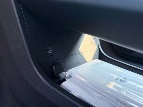 New 2026 Subaru Solterra AWD/4WD image 33