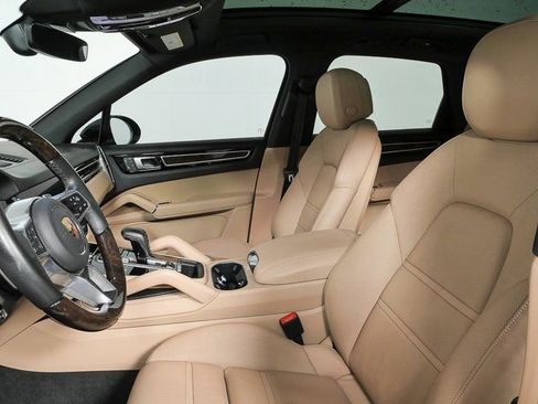 Certified 2022 Porsche Cayenne S image 5