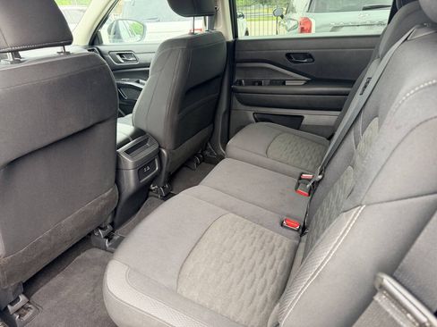 Used 2025 Nissan Pathfinder S FWD image 14