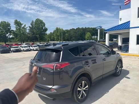 Used 2018 Toyota RAV4 XLE w/ Plus Extra Value Package AWD/4WD image 6