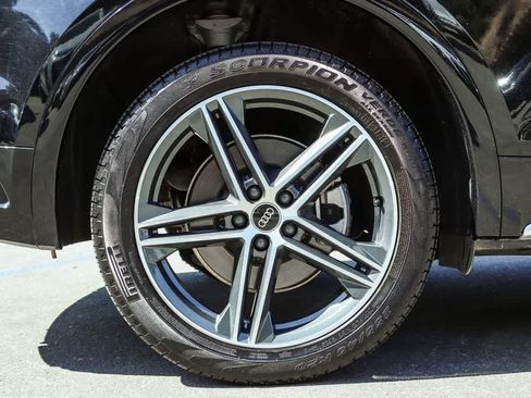 Used 2023 Audi Q5 e Premium w/ Convenience Package AWD/4WD image 9