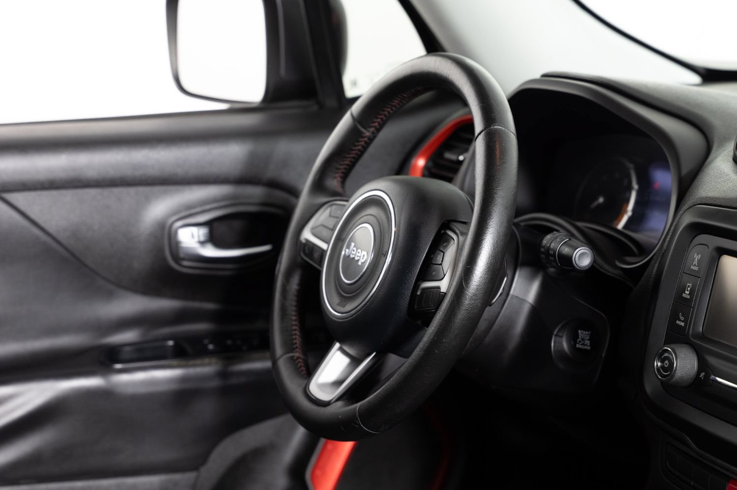 Used 2015 Jeep Renegade Trailhawk w/ Popular Equipment Group AWD/4WD image 22