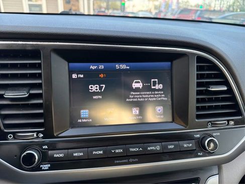 Used 2018 Hyundai Elantra SEL FWD image 17