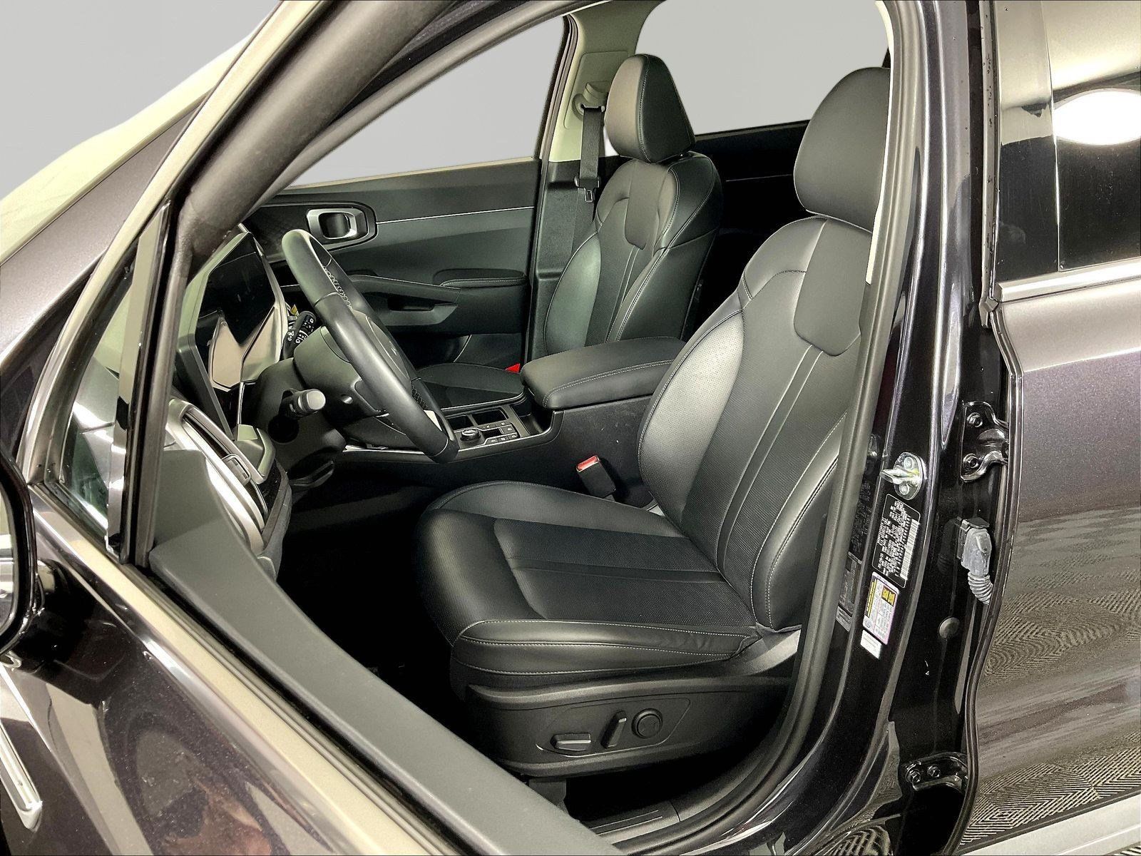 Certified 2025 Kia Sorento EX w/ Panoramic Sunroof Package FWD image 21
