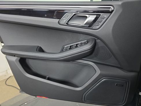 New 2026 Porsche Macan image 22