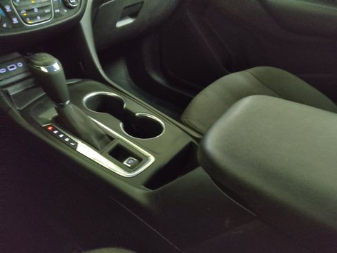 Used 2020 Chevrolet Equinox LT FWD image 26