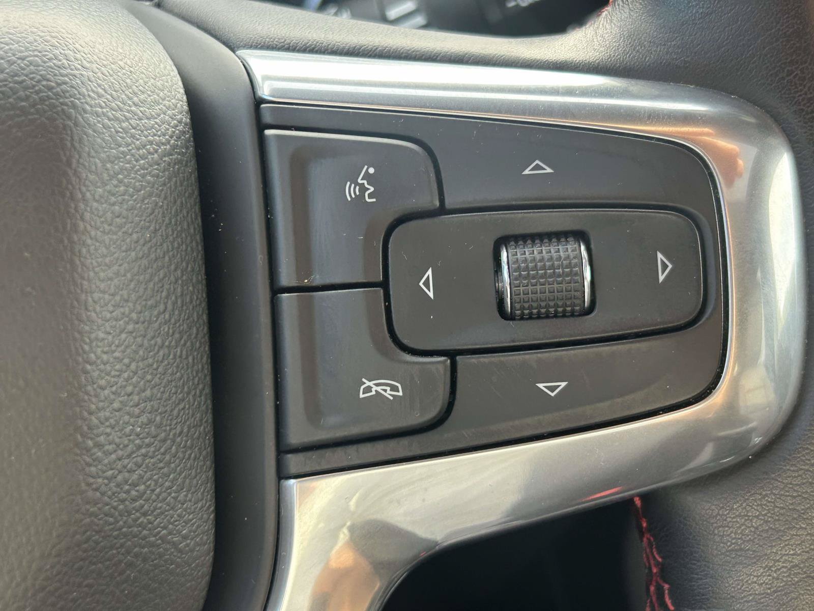 Used 2020 Chevrolet Blazer RS FWD image 24