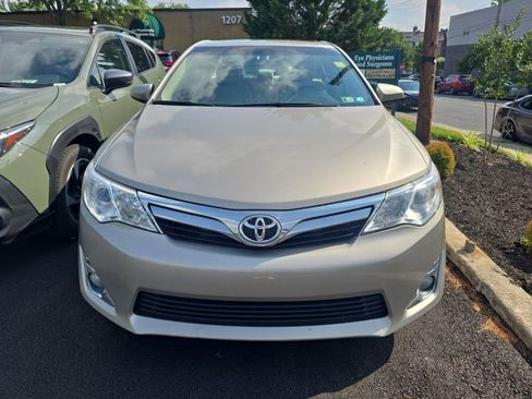 Used 2013 Toyota Camry XLE FWD image 3