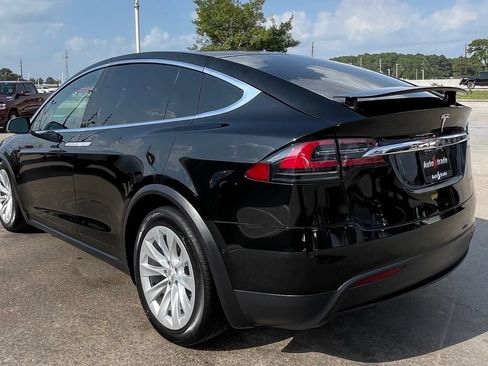 Used 2020 Tesla Model X Long Range AWD/4WD image 4