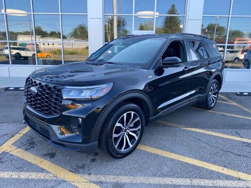 Used 2025 Ford Explorer ST-Line AWD/4WD image 1