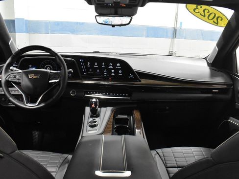 Certified 2023 Cadillac Escalade Premium Luxury Platinum w/ LPO, Floor Liner Package AWD/4WD image 6