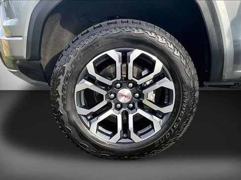 Used 2023 GMC Canyon AT4 w/ AT4 Premium Package AWD/4WD image 8