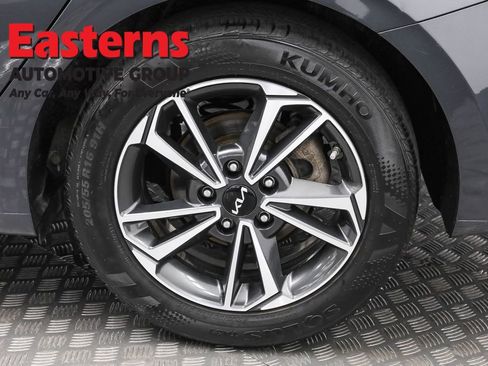 Used 2023 Kia Forte LXS image 31