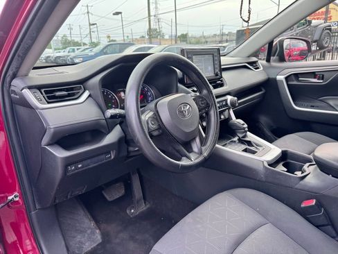 Used 2019 Toyota RAV4 XLE AWD/4WD image 12