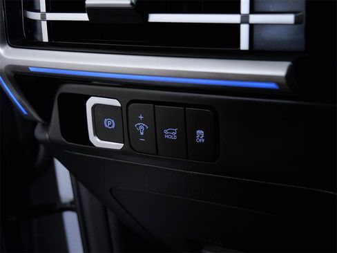 Used 2025 Hyundai Santa Fe Limited image 27