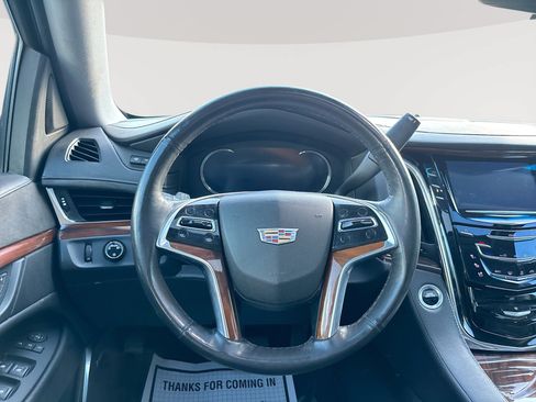 Used 2017 Cadillac Escalade Luxury AWD/4WD image 11