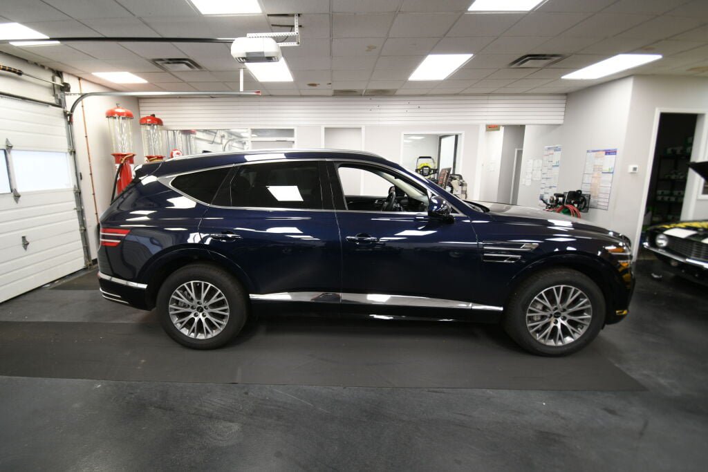 Used 2025 Genesis GV80 2.5T Standard AWD/4WD image 9
