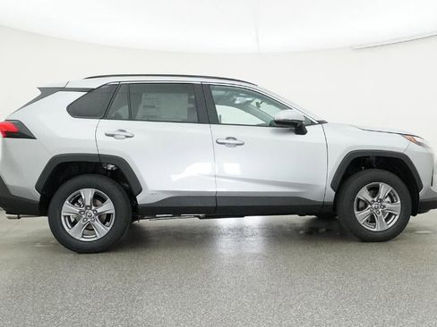 New 2025 Toyota RAV4 XLE image 27