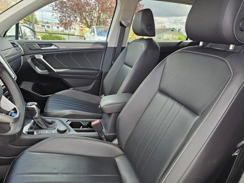 Used 2022 Volkswagen Tiguan SE AWD/4WD image 25