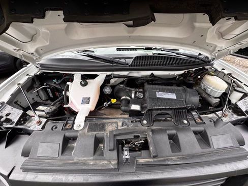 Used 2017 GMC Savana 3500 RWD image 7