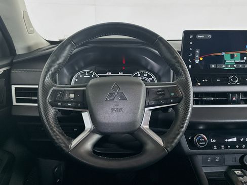 Used 2025 Mitsubishi Outlander SE AWD/4WD image 18