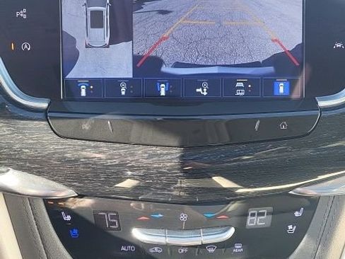 Used 2022 Cadillac XT6 Premium Luxury w/ Technology Package image 13