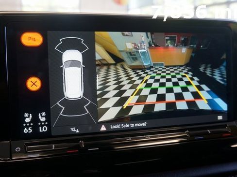 Used 2025 Volkswagen Atlas SEL image 17