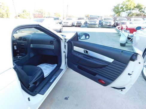 Used 2002 Ford Thunderbird image 35