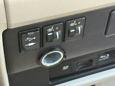 Used 2016 Toyota Sienna XLE Premium image 42