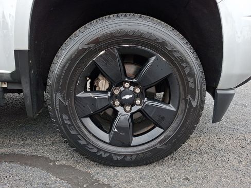 Used 2017 Chevrolet Colorado LT AWD/4WD image 8